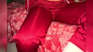 UNA VERGA MUY GRANDE PARA ELLA EN UNIFORME DE DEPORTES, CHICO VERGON CON COLEGIALA PUTITAS ESTUDIANTES MEXICANAS.