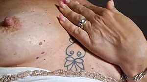 teresa jones la milf italiana si presta nel sesso anale