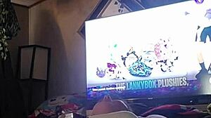 goldielox plays with juicy pussy in panties using toys