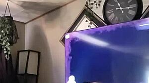 goldielox plays with juicy pussy in panties using toys