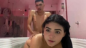 divorced actress seeks warehouse worker for a meeting