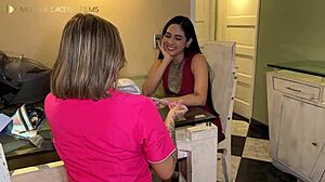 Cachonda esposa se masturba mientras ve a su esposo follando con otra - porno en espa�ol