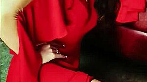 Urvashi Rautela Receives Cum Tribute