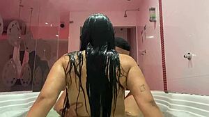 divorced actress seeks warehouse worker for a meeting