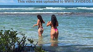 Duas gostosas curtindo a praia da enseada dos corais - cabo - pe