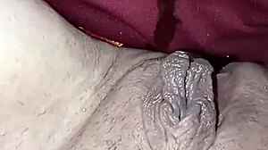 Si Riscalda La Fica Col Phon Tutta Pisciata.