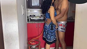 Meet my neighbor cooking and ask him to cook my pussy