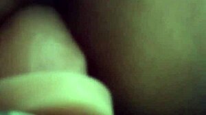 dupla penetra��o com rola no c� e brinquedo na buceta gemidas e gritaria