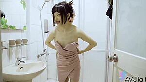 第一次中国美女玉莉湿了被干