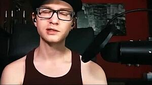 big natural tits babe, masturbate on cam while your stepbrother watches?