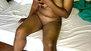 Indian girl with big ass riding in amateur scene