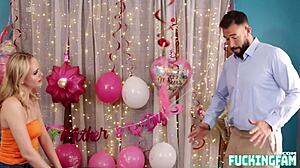 Milfs de familia se calientan para día de sexo salvaje