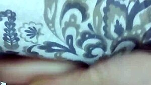 dupla penetra��o com rola no c� e brinquedo na buceta gemidas e gritaria