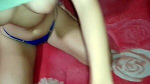 Venezuelan spreads legs