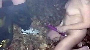 Otročka dostává šlehání a hraje si s hračkami pro mistra Laurenta 😈