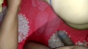 Venezuelan spreads legs