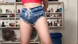 Hot girl lộ hàng bingo?