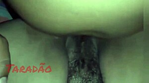 cuzinho guloso e buceta peluda