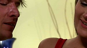 Ember James, pronta para levar pau duro?