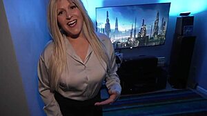 milf in pantyhose cosplay turns fuck doll 😍