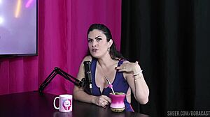 gostosa gets naked and pussy licked after refusing motel