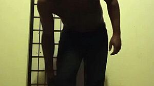 i'm doing spider crab exercizes befor cum on ass.