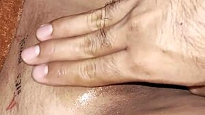 Bold fingering of sexy latina pussy