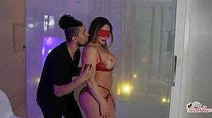 Cléo Cadillac Squirts Wet Pussy In Tantric Fetish Scene