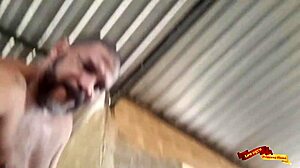 Novinha giving ass on couch, bent over for anal