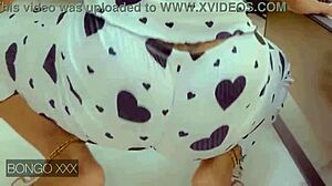 Twerking Queen Shakes Ass