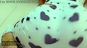 Twerking Queen Shakes Ass