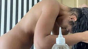 Chica desnuda, what are you doing?