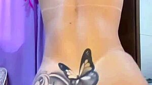 Assisti Ela Dançar E Depois Brincar Com O Cuzinho De Baixo Do Chuveiro