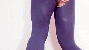 con su vagina marcada en leggings madrastra puta latina colombiana de cameltoe gigante