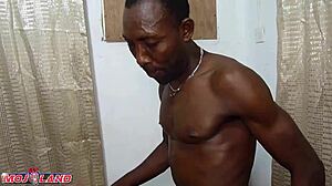 clapping giant boobs babe on doggy style