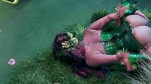 Batfuck fucks poison envy in the garden?