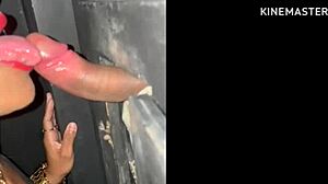 esposa chupando varios pau na cabine do caminhão