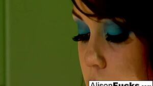 Artsy Fun With Katie And Alison Tyler