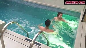 Levou mulher pro motel pra relaxar, ela brigava mas foda na piscina acalmou 😌