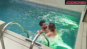 Levou mulher pro motel pra relaxar, ela brigava mas foda na piscina acalmou 😌