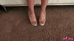 hot babe robbin rose enjoys group fun with double action