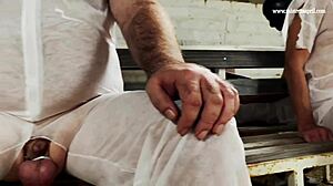 Dominatrix Mistress April in Rosen Garden