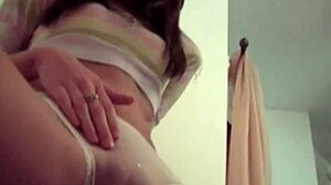 Sweet Brookeskye rubbing tight pussy to orgasm!