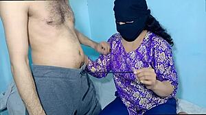 Amateur couple: Indian boyfriend fucks Muslim girlfriend's tight ass in cowgirl