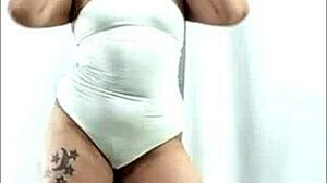 watch my big ass clap in lingerie