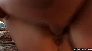 Blonde milf enjoys a nice experience to enjoy and take