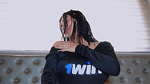 Quieres ver una rica masturbacion con aceite en mis pies, Jenifer Play?