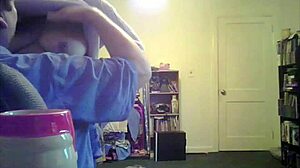 loris shows her tits in the living room