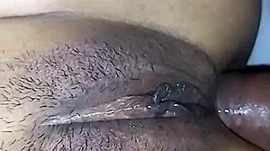 Flaca madura adora que le den nalgadas