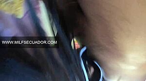 Latinská maminka v pyžamu League of Legends s velkýma prsama a prdelí